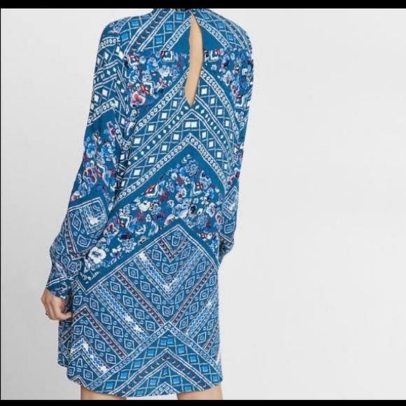 Express cobalt blue floral print key hole long sleeve dress size S - Picture 7 of 8